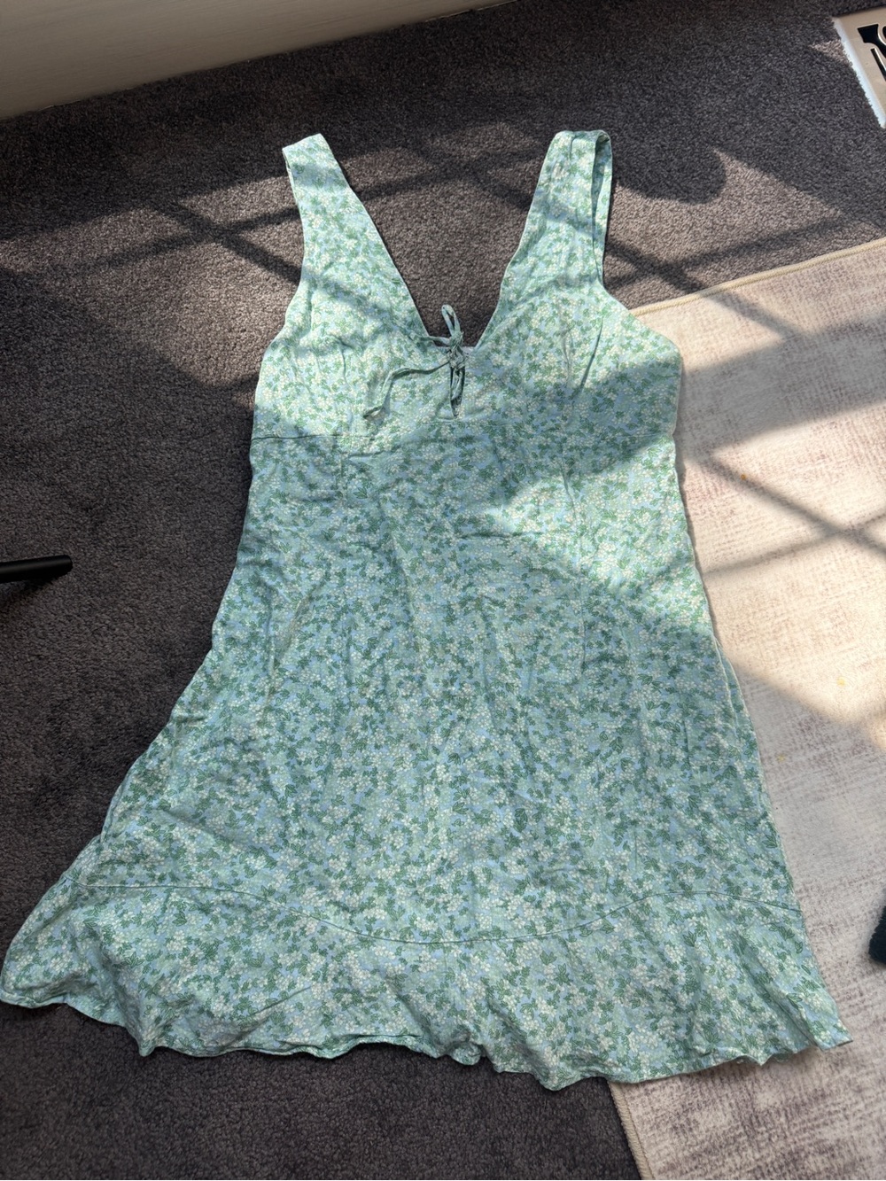 ZARA Floral Mini Dress M Light Blue Green White V-Neck Smocked Tie Sleeveless